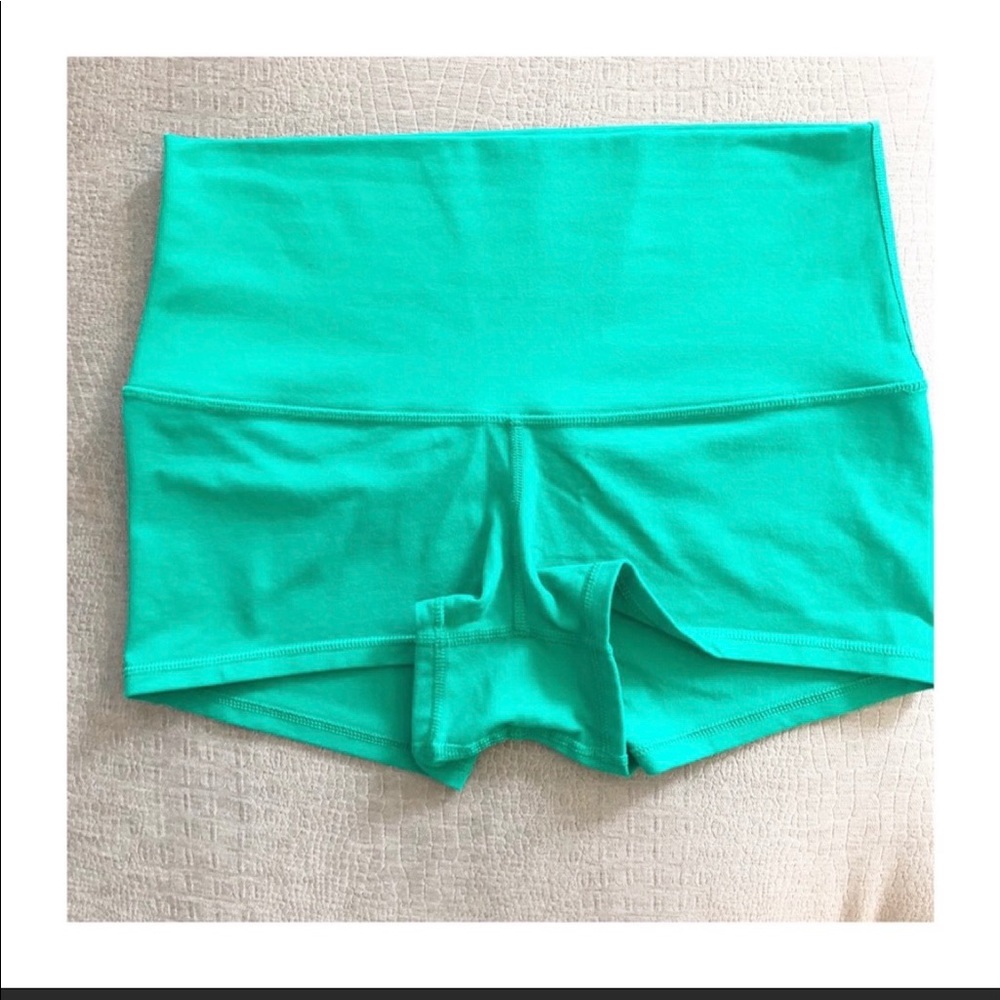 Boogie shorts